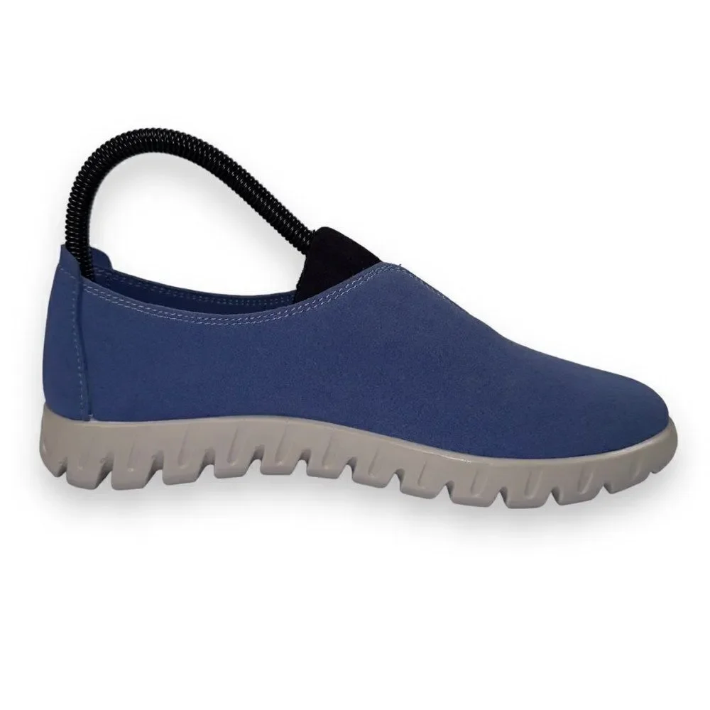 Fly Flot Lightweight Casual‎ Slip-on Sneakers Blue Suede Women's 6.5/37